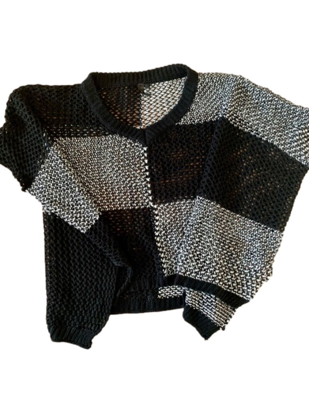 Black and White Short Sleeve Square Sweater
